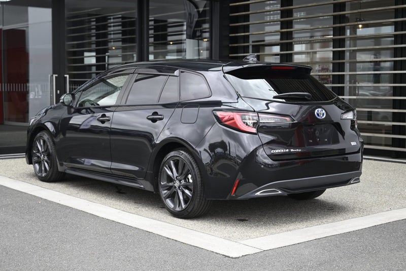 2021 Toyota Corolla Touring 1.8 Hybrid FWD WXB... image 2