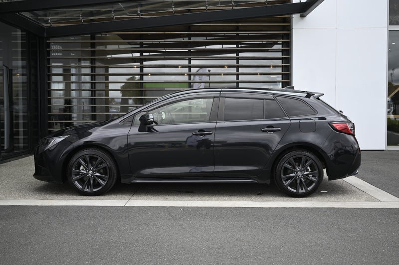 2021 Toyota Corolla Touring 1.8 Hybrid FWD WXB... image 3
