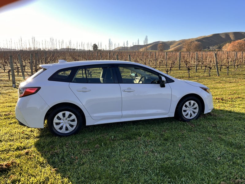 2021 Toyota Corolla Touring 1.8 Hybrid G X 5 Dr... image 3