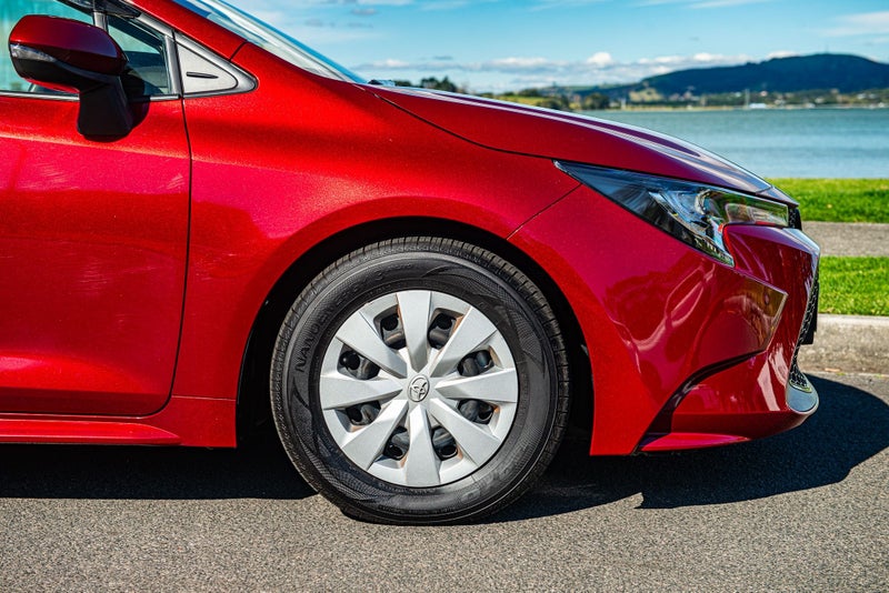 2021 Toyota Corolla Touring 1.8 Hybrid Wagon image 3