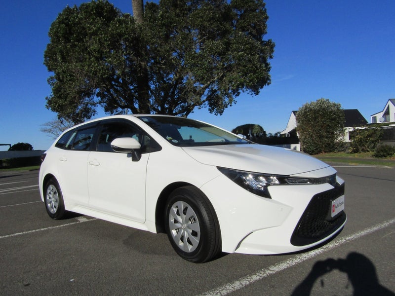 2021 Toyota Corolla Touring 1.8 Hybrid Wagon image 2