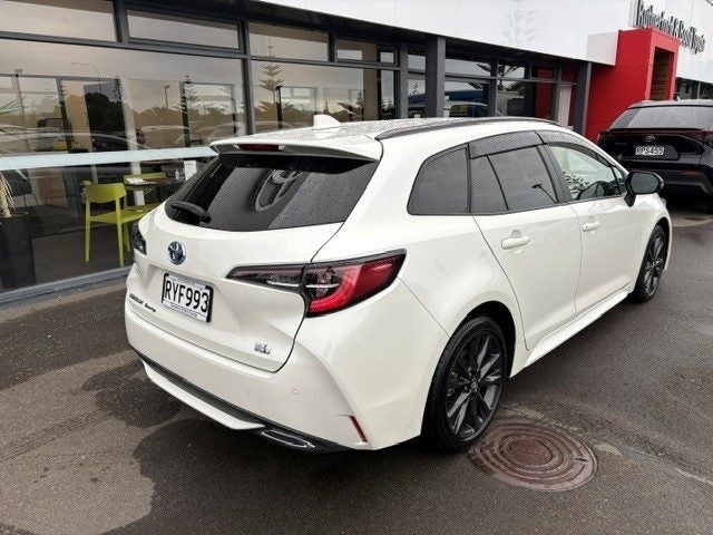 2021 Toyota Corolla Touring 1.8 Hybrid WxB image 3
