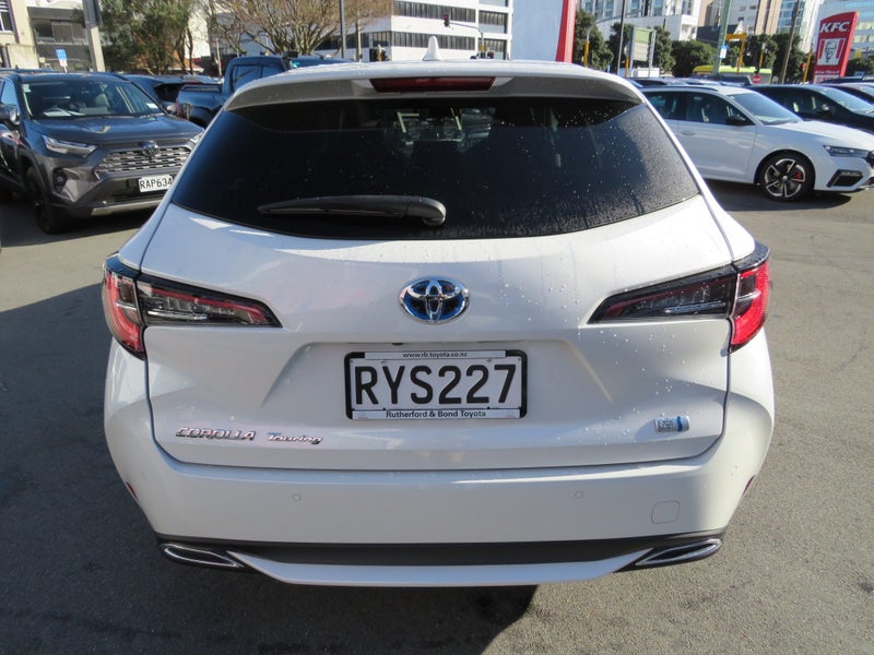 2021 Toyota Corolla Touring 1.8 Hybrid WxB 5 Dr... image 5