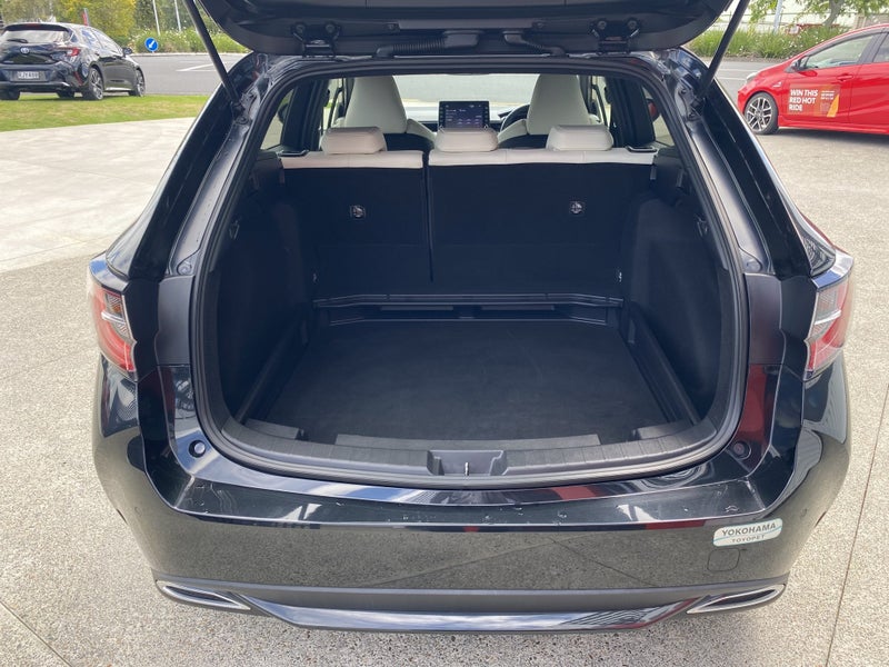 2021 Toyota Corolla Touring 1.8 Hybrid WxB 5 Dr... image 5