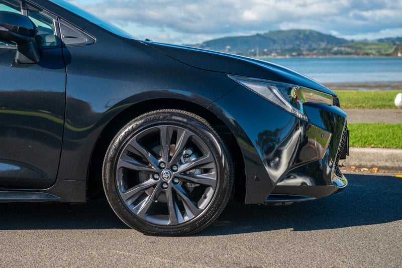 2021 Toyota Corolla Touring 1.8 Hybrid WxB 5 Dr... image 4