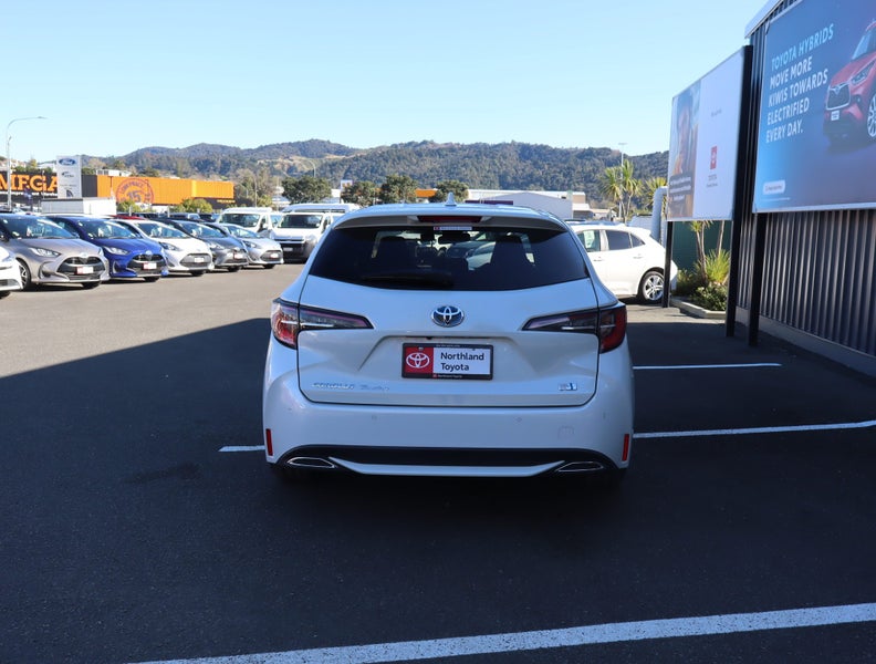 2021 Toyota Corolla Touring 1.8 Hybrid WxB 5 Dr... image 5