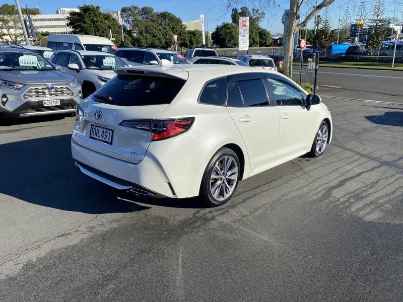 2021 Toyota Corolla Touring 1.8 Hybrid WxB image 2
