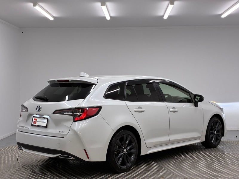 2021 Toyota Corolla Touring 1.8 Hybrid WxB image 3