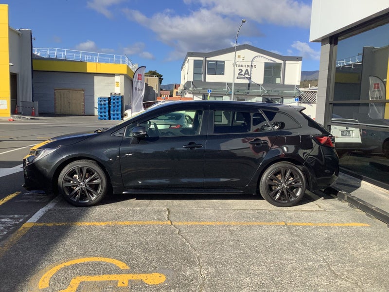 2021 Toyota Corolla Touring 1.8 Hybrid WxB Wagon image 3