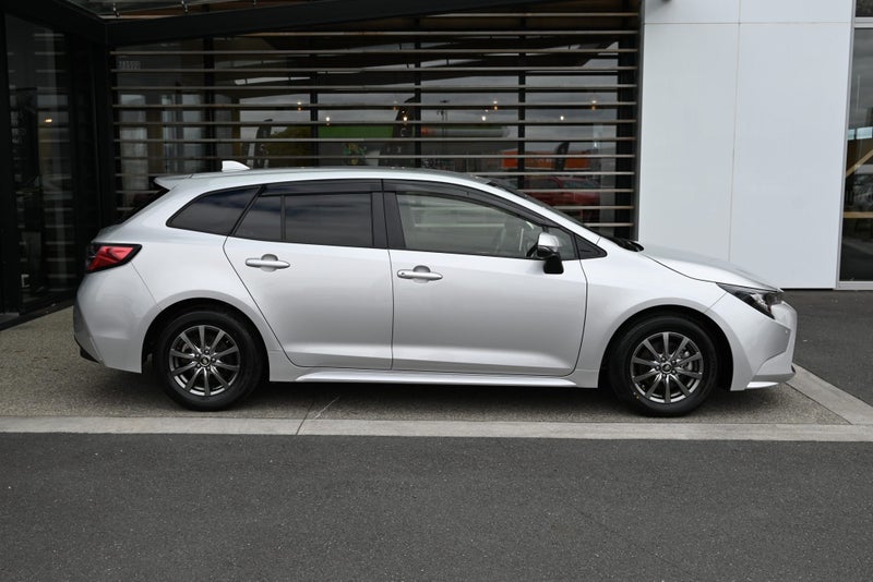 2021 Toyota Corolla Touring 1.8 Petrol Hybrid S... image 5