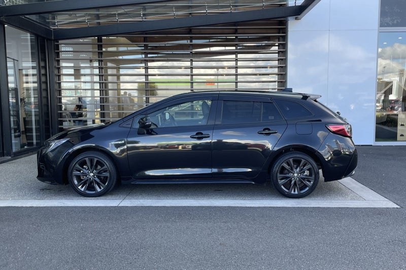 2021 Toyota Corolla Touring 1.8 Petrol Hybrid W... image 3