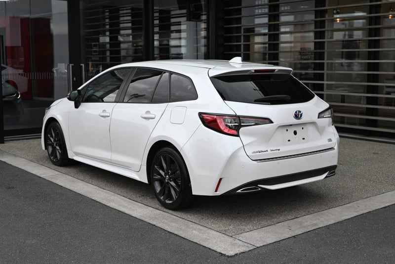 2021 Toyota Corolla Touring 1.8 Petrol Hybrid W... image 2