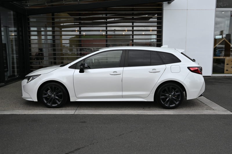 2021 Toyota Corolla Touring 1.8 Petrol Hybrid W... image 3
