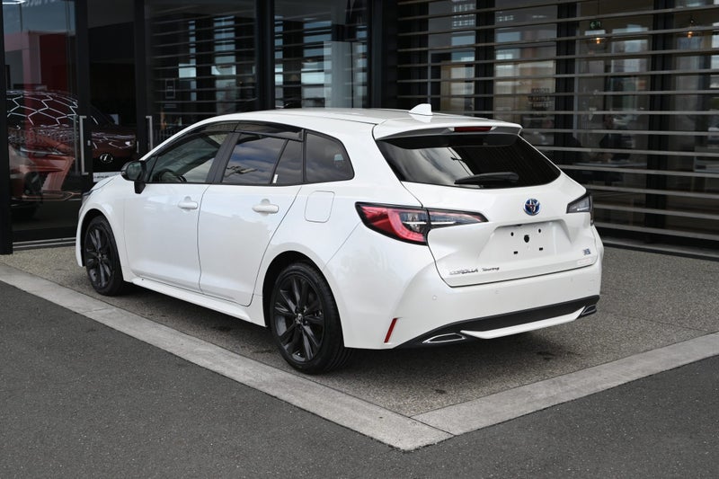 2021 Toyota Corolla Touring 1.8 Petrol Hybrid W... image 2