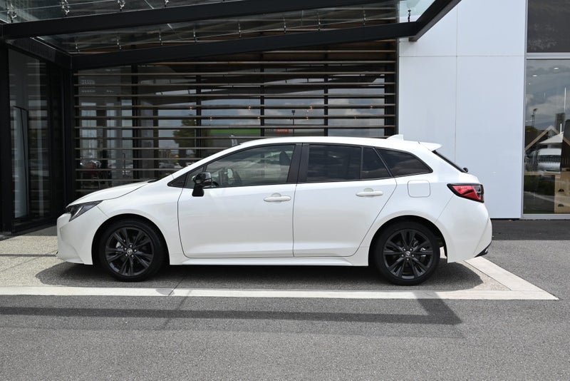 2021 Toyota Corolla Touring 1.8 Petrol Hybrid W... image 3