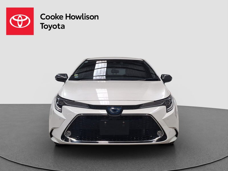 2021 Toyota Corolla Touring 1.8L Hybrid image 2