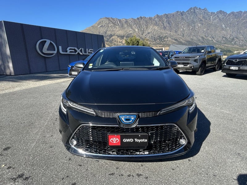 2021 Toyota Corolla Touring image 3