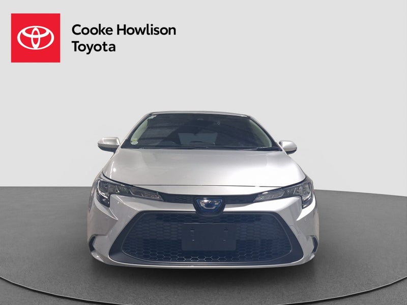 2021 Toyota Corolla Touring Hybrid image 2