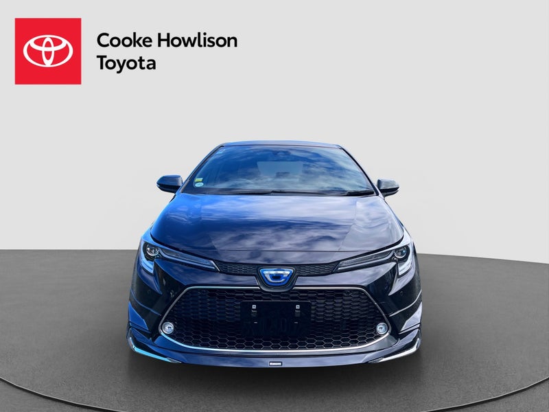 2021 Toyota Corolla Touring Hybrid image 2