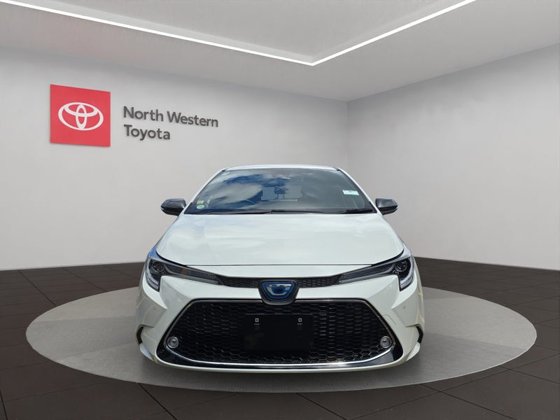 2021 Toyota Corolla Touring Touring 1.8L Hybrid... image 2
