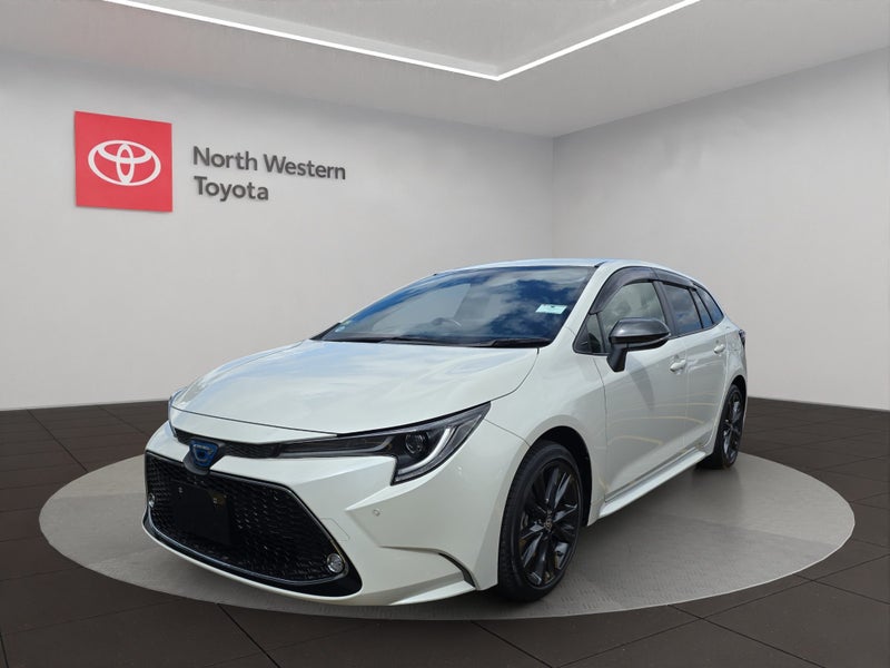 2021 Toyota Corolla Touring Touring 1.8L Hybrid... image 3