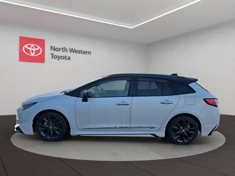 2021 Toyota Corolla Touring Touring 1.8L Hybrid... image 4