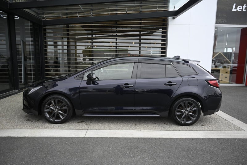 2021 Toyota Corolla Touring WXB 1.8 Hybrid FWD... image 4