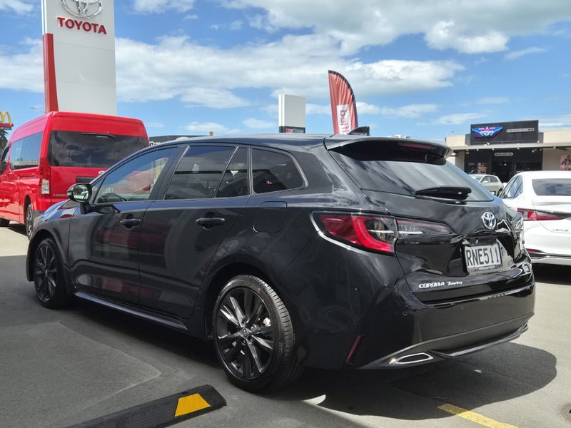 2021 Toyota Corolla Touring WXB 1.8P HYBRID Auto image 5