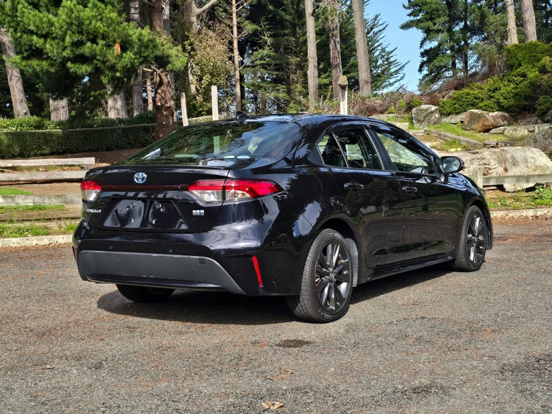 2021 Toyota Corolla WxB Hybrid image 3