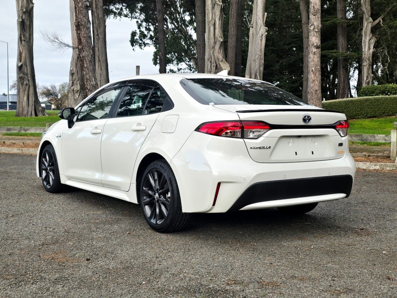 2021 Toyota Corolla WxB Hybrid image 5