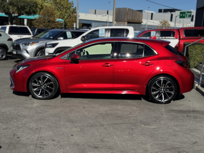 2021 Toyota Corolla ZR 1.8L HYBRID FWD HATCHBACK image 4