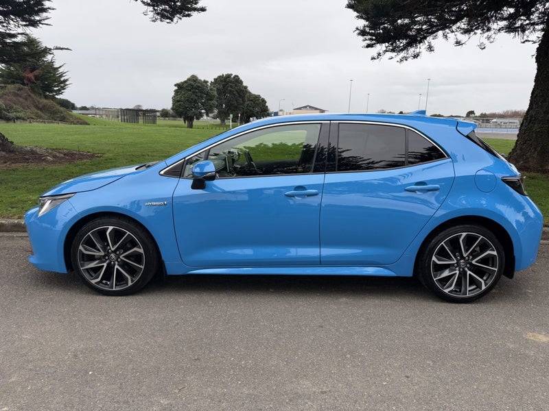 2021 Toyota Corolla ZR 1.8P HYBRID FWD AUTOMATI... image 2