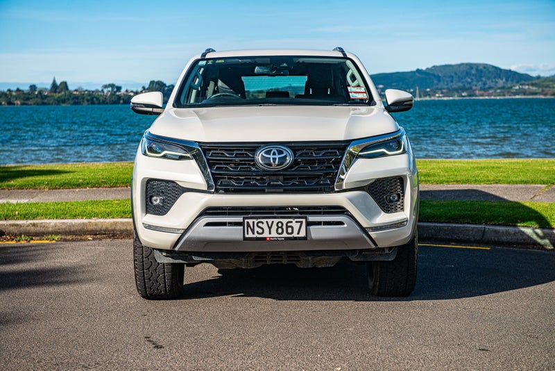 2021 Toyota Fortuner Limited 2.8DT 6AT 4WD image 2