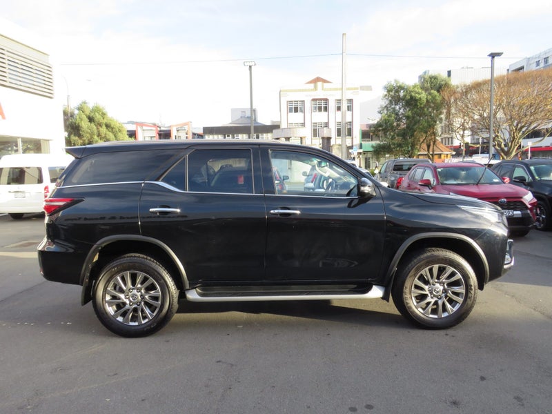 2021 Toyota Fortuner Limited 2.8DT 6AT 4WD image 3