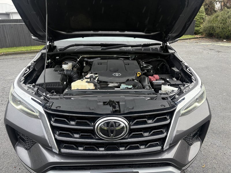 2021 Toyota Fortuner Limited 2.8DT 6AT 4WD WG/5... image 4