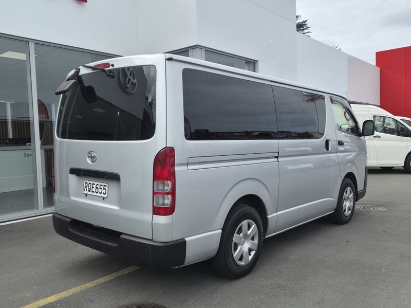 2021 Toyota Hiace 2.8DT 6Seat Auto image 3