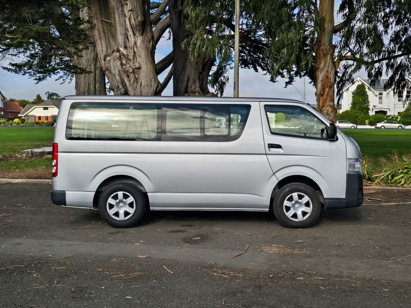 2021 Toyota Hiace DX 4X4 image 2