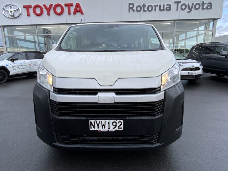 2021 Toyota Hiace ZR 10 Seater Minibus - Low km... image 3