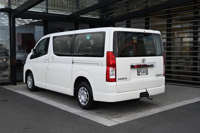 2021 Toyota Hiace ZR 2.8 Turbo Diesel RWD Minibus image 2