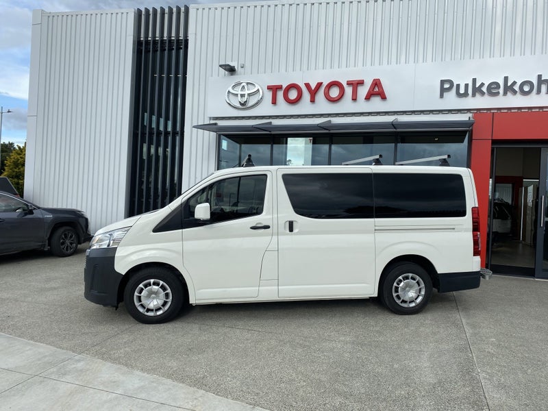2021 Toyota Hiace ZR 2.8DT 6AT 5 Door Van image 2