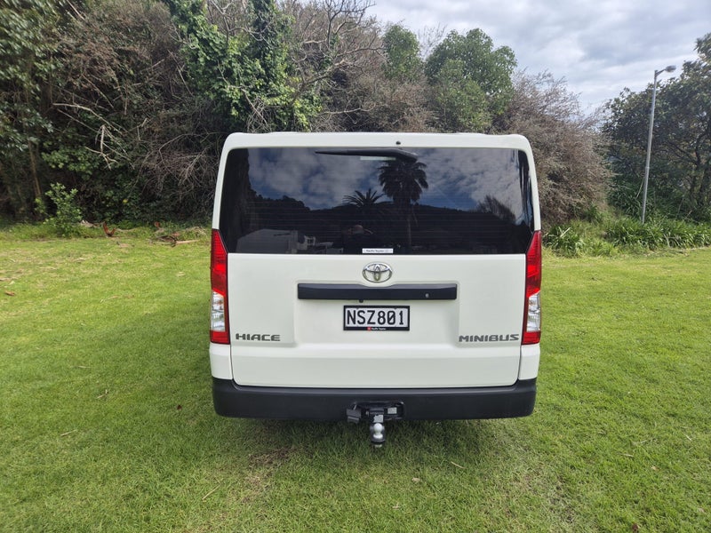 2021 Toyota Hiace ZR 2.8DT 6AT RWD Minibus image 5