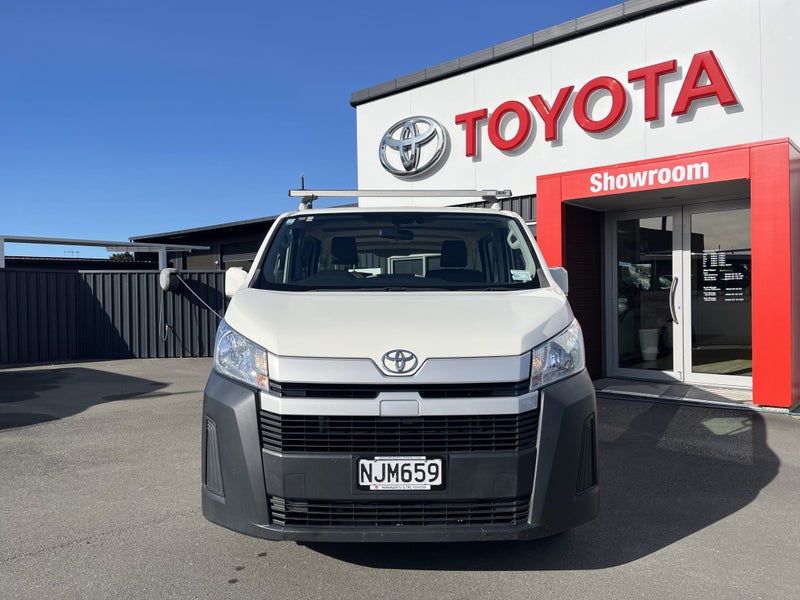 2021 Toyota Hiace ZR 2.8DT Automatic Van - Rack... image 2