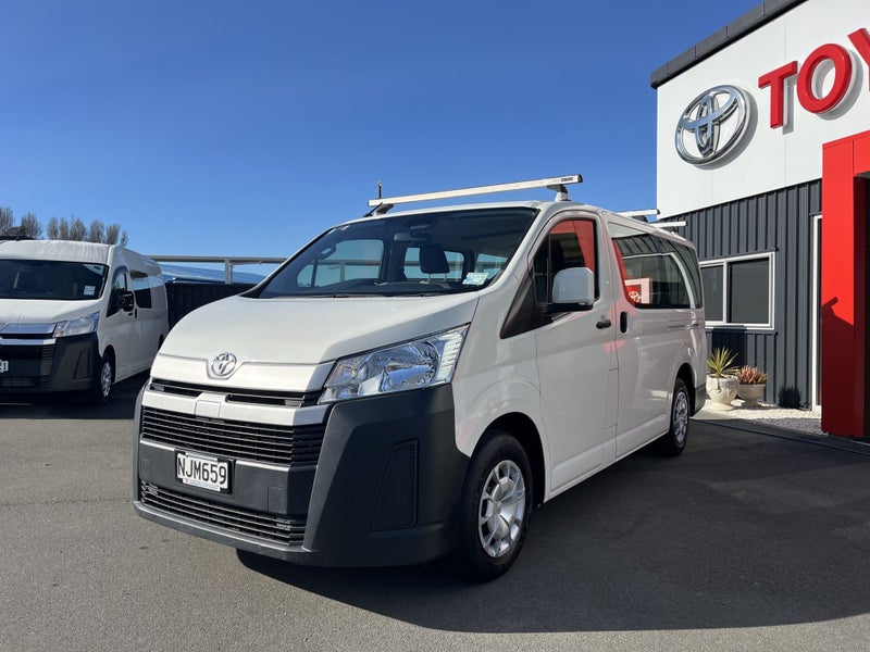 2021 Toyota Hiace ZR 2.8DT Automatic Van - Rack... image 4