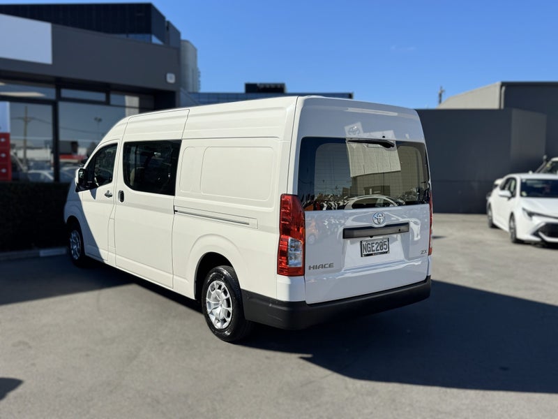 2021 Toyota Hiace ZX 2.8 Diesel Turbo Automatic image 5