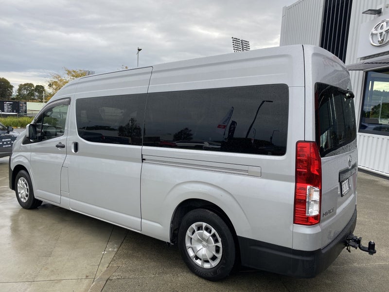 2021 Toyota Hiace ZX 2.8DT 6AT 10 Seater Minibus image 3