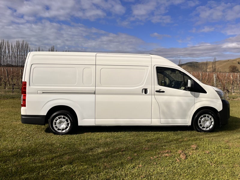 2021 Toyota Hiace ZX 2.8DT 6AT RWD PVN/5D/2S image 3