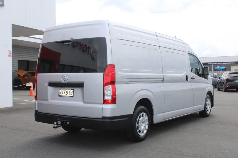 2021 Toyota Hiace ZX 2.8DT 6AT RWD PVN/5D/2S image 3