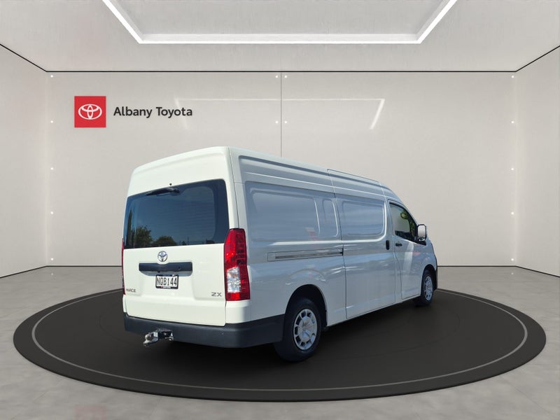 2021 Toyota Hiace ZX 2.8DT 6AT RWD PVN/5D/2S (H... image 3