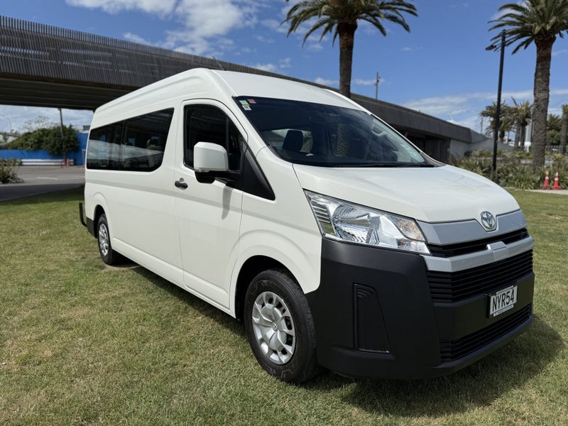 2021 Toyota Hiace ZX 2.8DT Automatic RWD Minibu... image 1