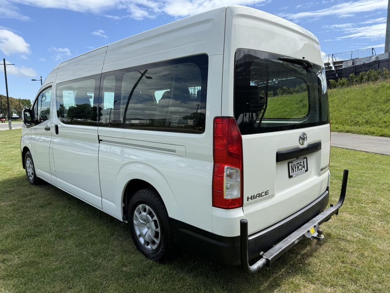 2021 Toyota Hiace ZX 2.8DT Automatic RWD Minibu... image 5